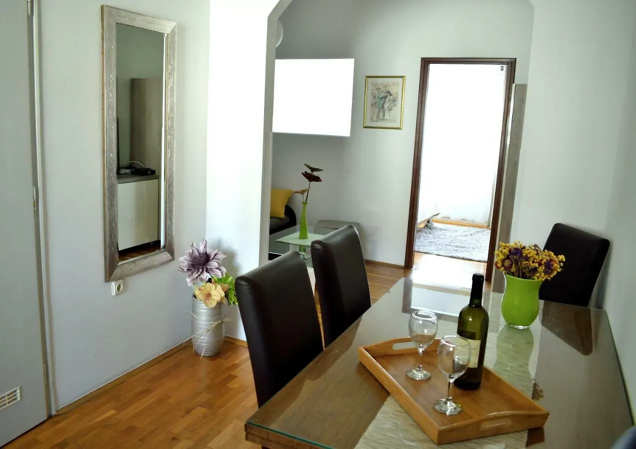 Amphitheatre Apartments Pula